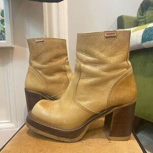 RARE 90’s Destroy Platform Boots